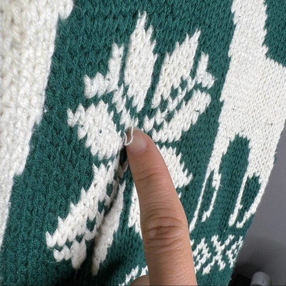 Gap Christmas Sweater - Picture 4 of 5